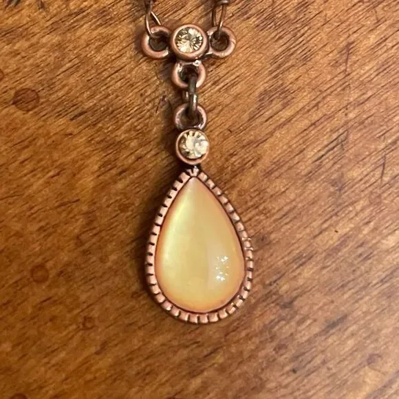 1928 Yellow Moon Crystal Teardrop Copper Tone Pendant Necklace Vintage Style - Picture 4 of 6